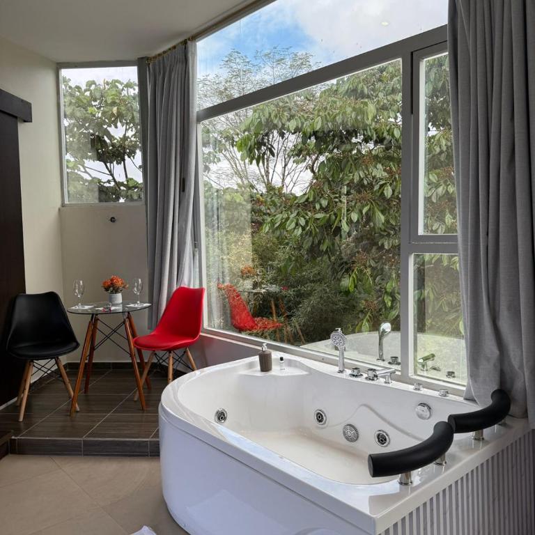 Ecopark - Suite con bañera de hidromasaje - Cama extragrande - 3