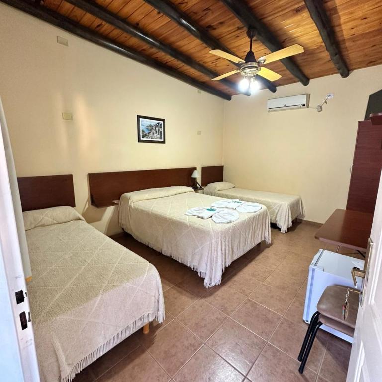 Hotel Las Negritas - Family Room with Private Bathroom - 1