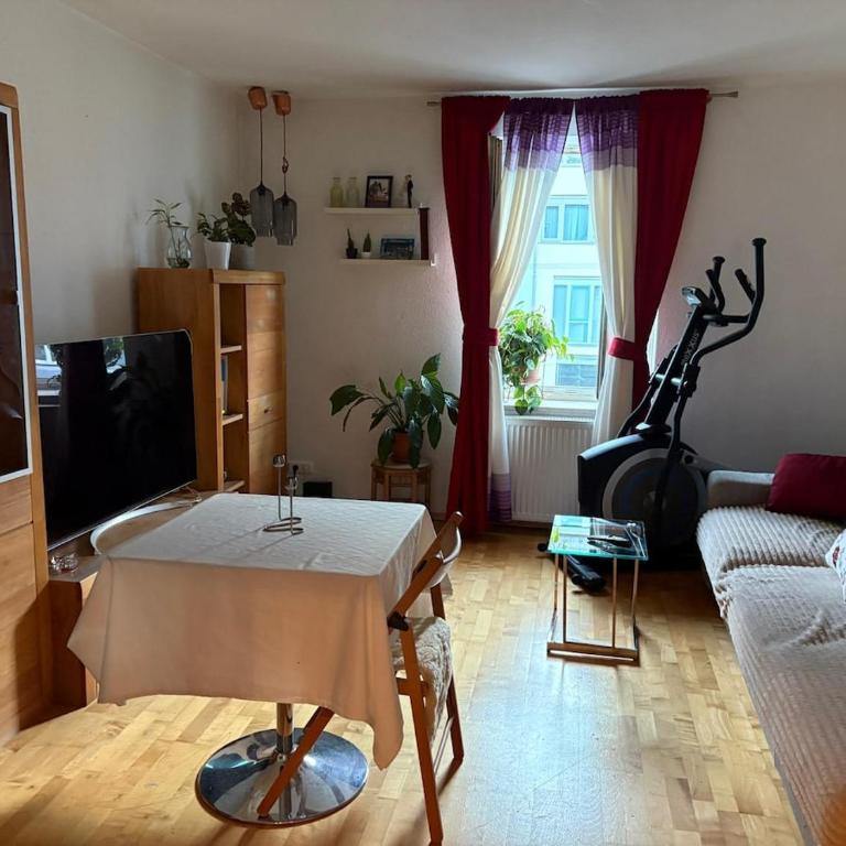 Beautiful apartment in Schwabing with balcony - Apartment mit 2 Schlafzimmern - 1