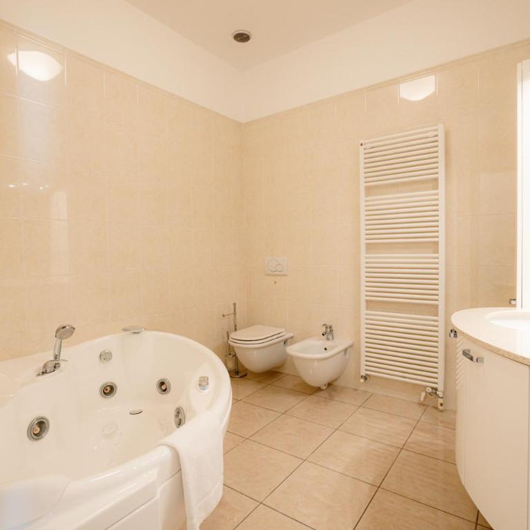 Porta Torre Como Apartment - By Relais Di Giada - Suite Appartamento con 3 Camere da Letto - 15