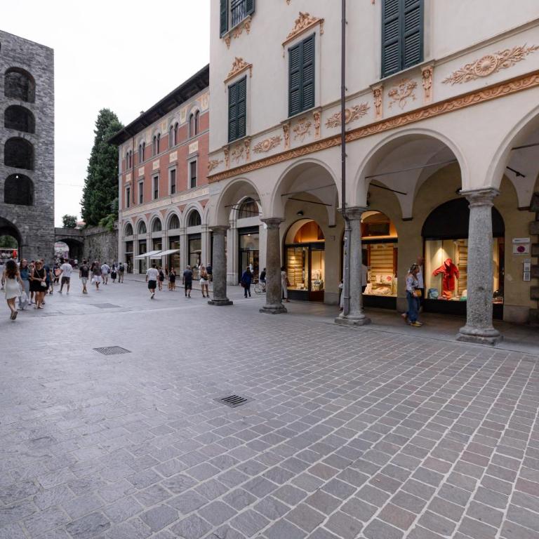 Porta Torre Como Apartment - By Relais Di Giada - Suite Appartamento con 3 Camere da Letto - 23