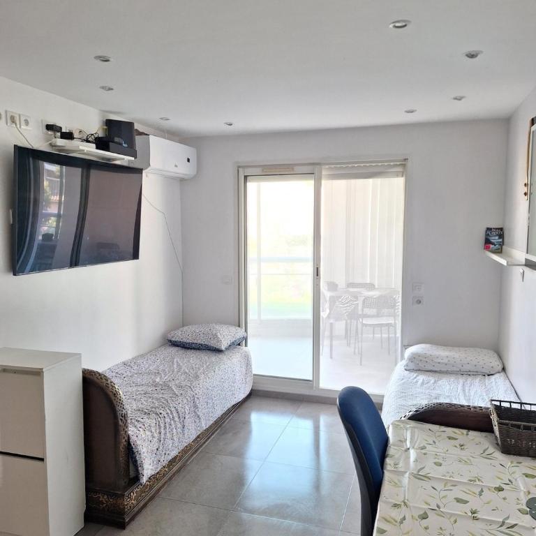 Jolie 2 pieces climatisé 50m de la mer - Appartement 1 Chambre - 1