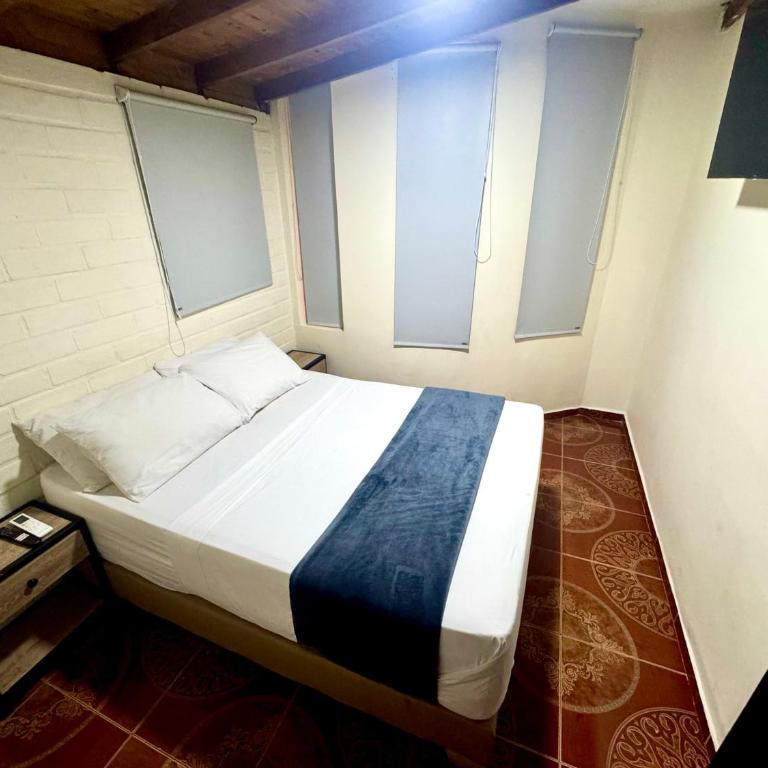 Hotel Estadio 80 - Habitación Doble Deluxe - 2 camas dobles - 6