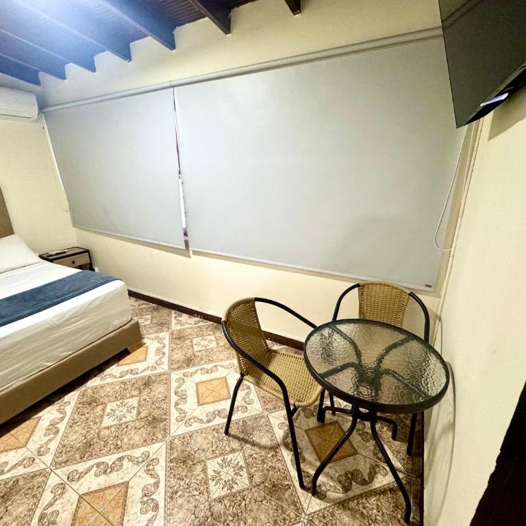 Hotel Estadio 80 - Habitación Doble Deluxe - 2 camas dobles - 11