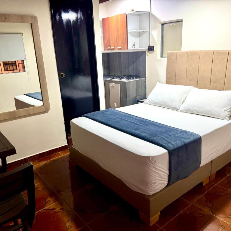 Hotel Estadio 80 - Habitación Doble Deluxe - 2 camas dobles - 16