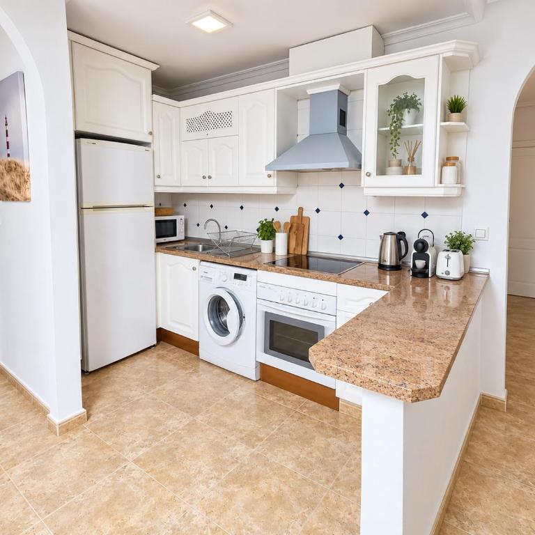 NEW Sunshine Apartment with pool - Two-Bedroom Apartment - 8