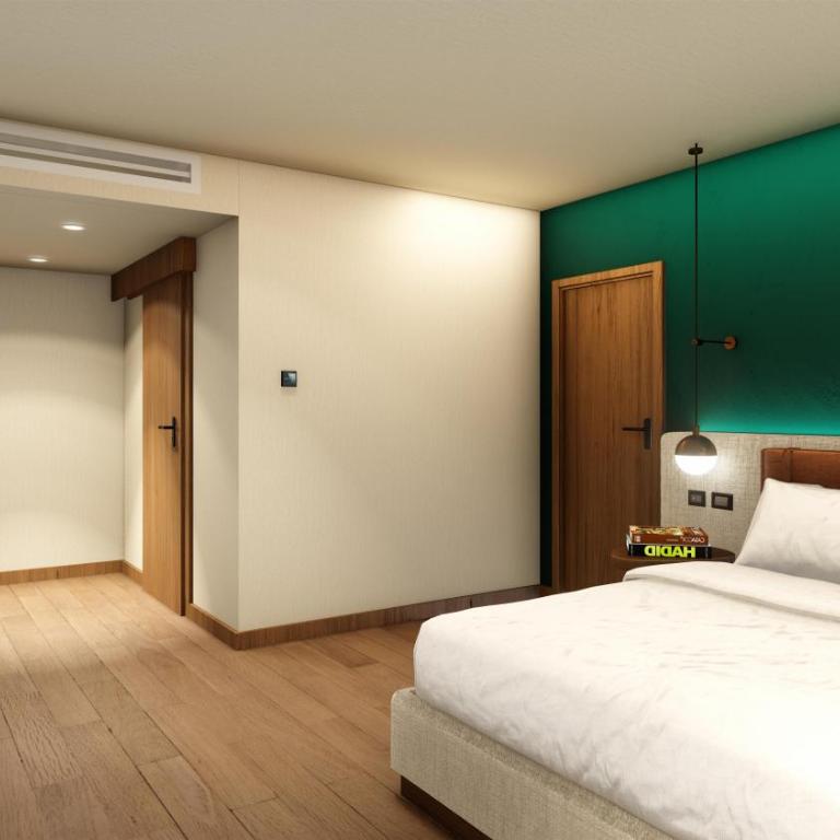 Hilton Garden Inn Pereira - King Room with Roll-In Shower - Mobility Access - 1