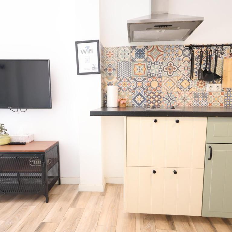 Galicia A - Studio with Patio and Separate Bedroom in Arroyo de la Miel - Studio with Terrace - 5