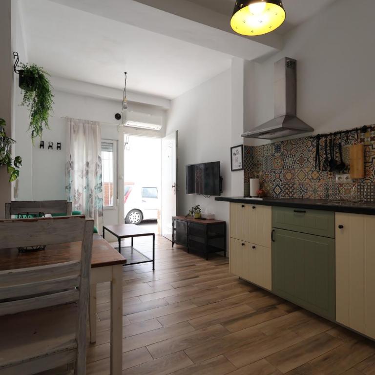 Galicia A - Studio with Patio and Separate Bedroom in Arroyo de la Miel - Studio with Terrace - 7