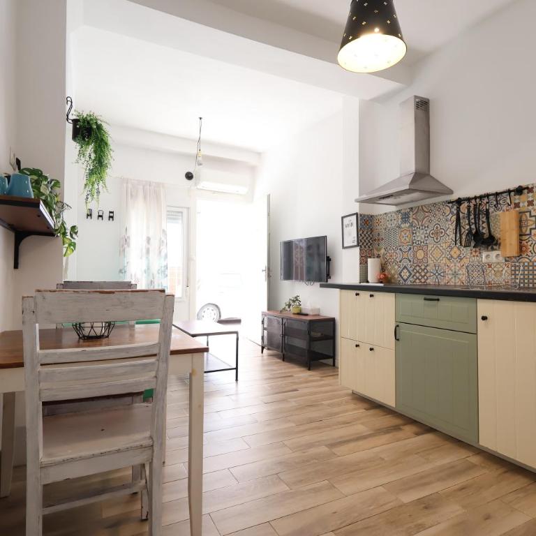 Galicia A - Studio with Patio and Separate Bedroom in Arroyo de la Miel - Studio with Terrace - 8