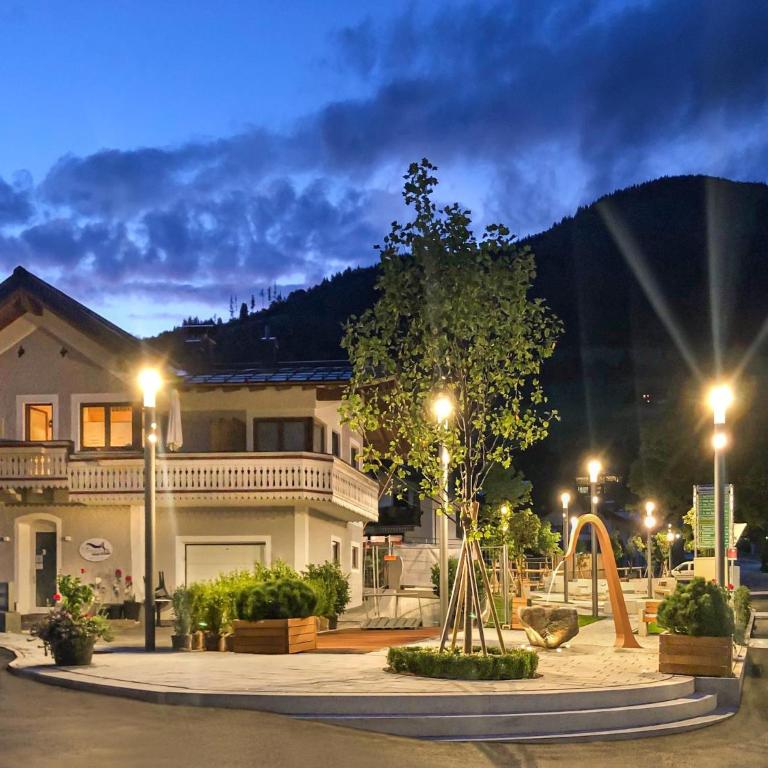 Chalet in Piesendorf near Ski Slopes - Ferienhaus mit 4 Zimmern - 8