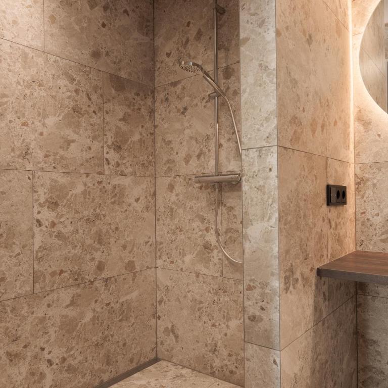 Suitehouse, Premium Apartments, Pools & Spa in Dolomites - by Familiaris - Suite - 4