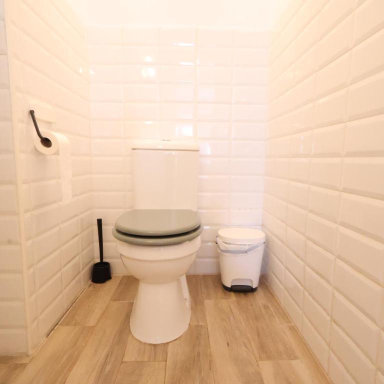 Galicia C - Bright Studio 8 Minutes from the Train in Benalmadena - Studio - 5