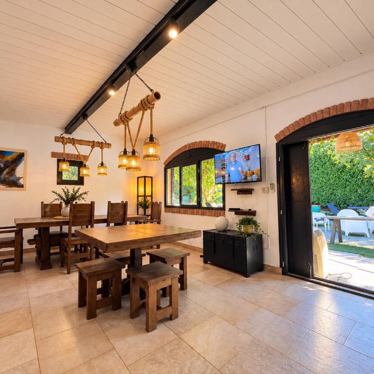 Belgrade Villa - Private Estate & Pool - Exclusive Use - Full Privacy - Garden & BBQ - One Group Only - Villa avec Piscine Privée - 61