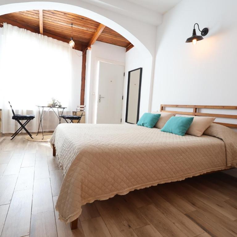 Galicia D - Studio with Private Patio near Arroyo de la Miel Station - Studio mit Terrasse - 1