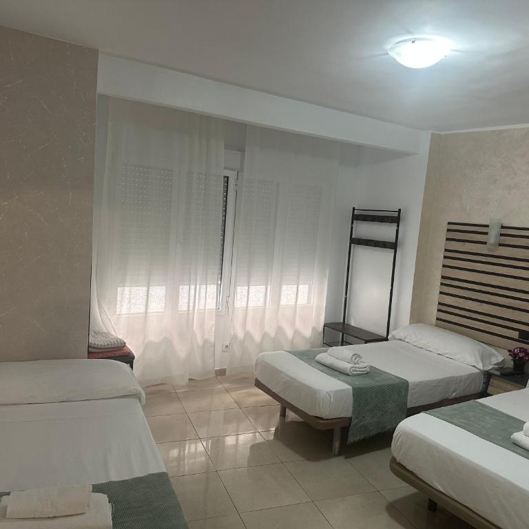 Hostal Alegria Alicante - Chambre Quadruple - 3