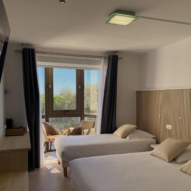Logis Hôtel Le Rochelois - Chambre Lit Jumeaux ou Triple - 5