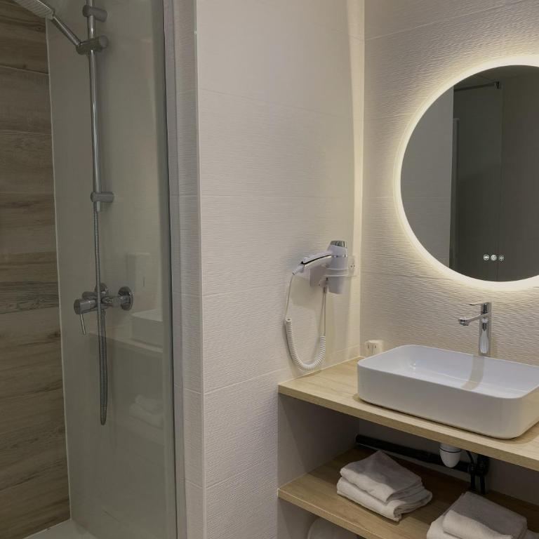 Logis Hôtel Le Rochelois - Chambre Double Confort - 2