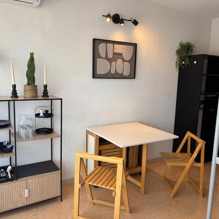 Studio Piscine et Port du Cap D Agde - Apartment mit 1 Schlafzimmer - 1