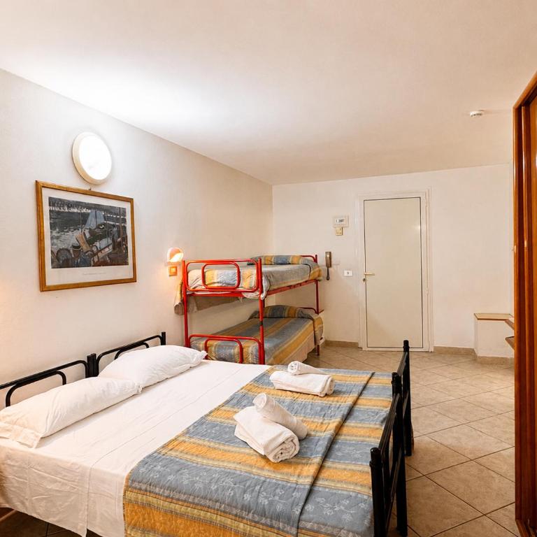 Hotel Villa Isola - Economy Quadruple Room - 4