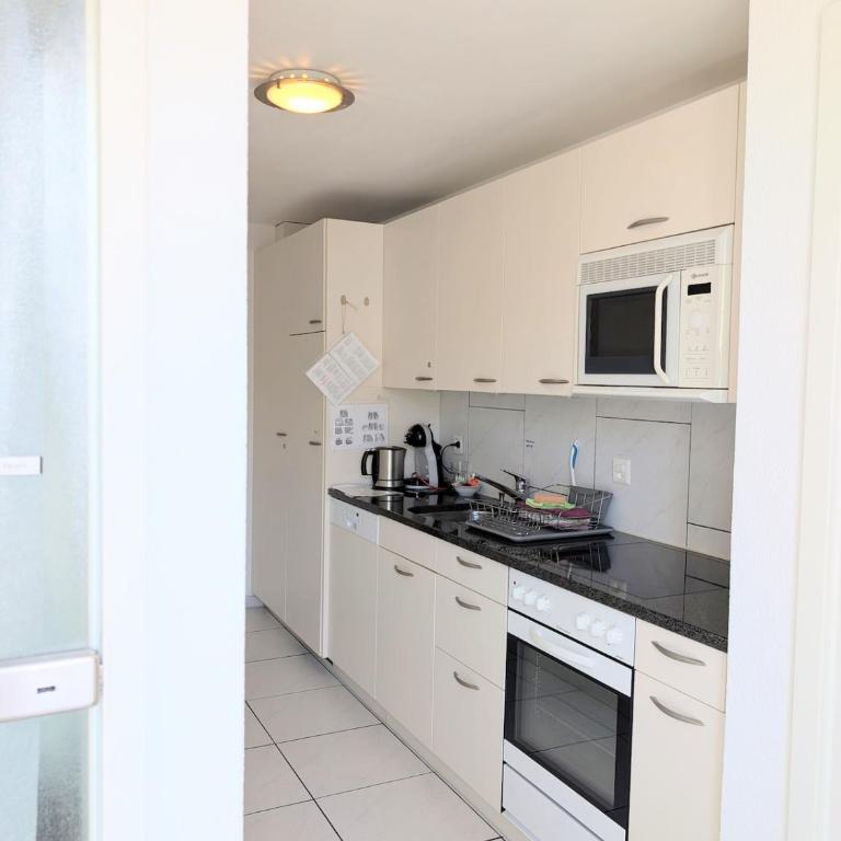 Centralstrasse Apartment, Heart of Interlaken - Two-Bedroom Apartment with Balcony - 18