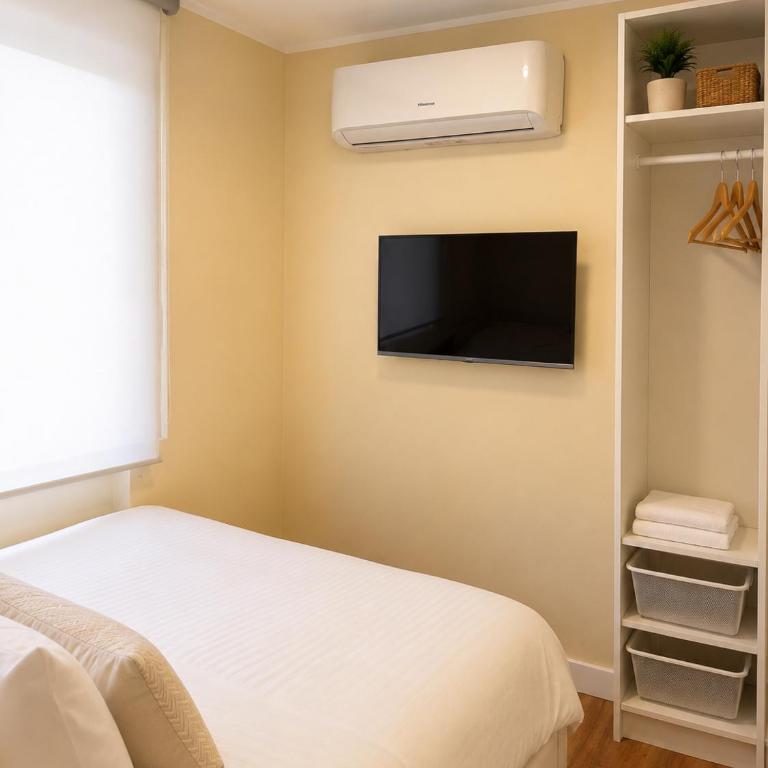 Regina Elena Rooms - Deluxe Family Room (separate building) - 7