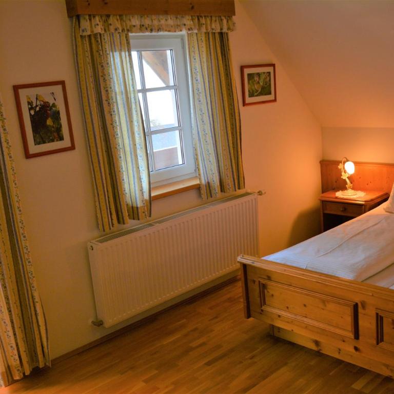 Weingut Seiner vlg. Kraxner - Habitación Doble Deluxe (2 adultos + 1 niño) - 4