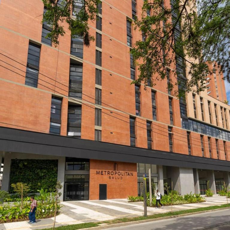 Metropolitan Living by HOUSY - One-Bedroom Deluxe Apartment - 24