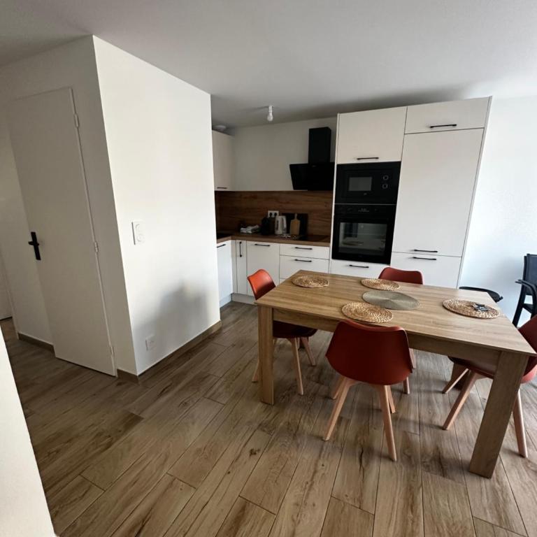 La grande voile T2 rénové à 50m de la plage - Apartment mit 1 Schlafzimmer - 1