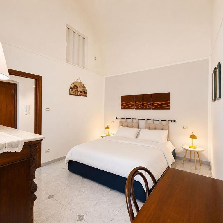 GuestHost - Central Apartment near train station - Two-Bedroom Apartment - 10