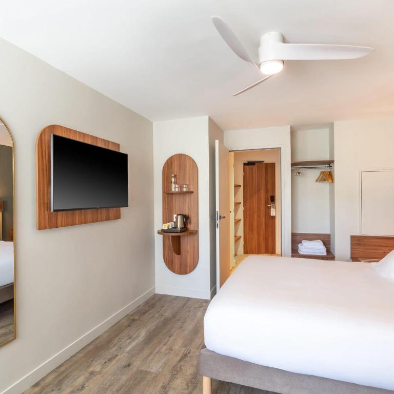 Best Western Hotel Le Crystal Dinard - Chambre Lit Queen-Size Standard - Vue sur Rue - Non-Fumeurs - 1