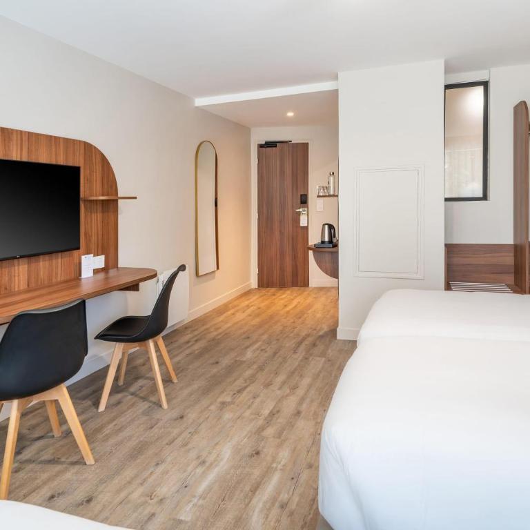 Best Western Hotel Le Crystal Dinard - Chambre Familiale avec 3 Lits Simples - Non-Fumeurs - 4