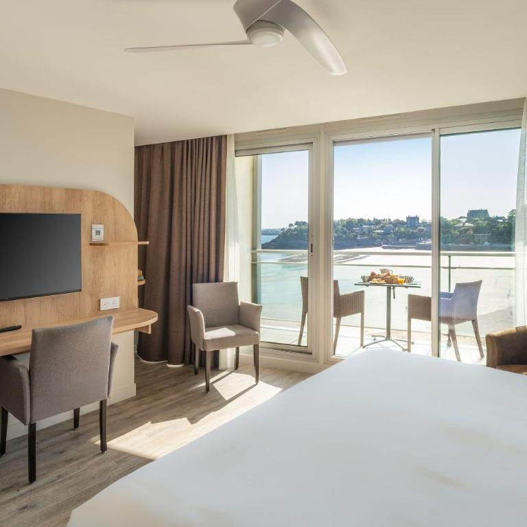 Best Western Hotel Le Crystal Dinard - Chambre Lit Queen-Size Supérieure avec Terrasse - Front de Mer/Non-Fumeurs - 11