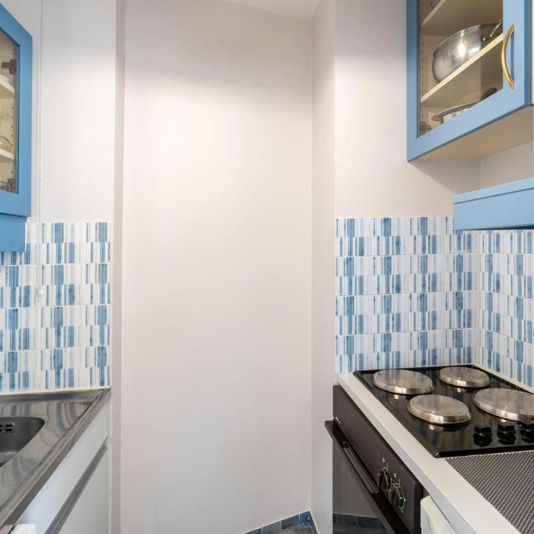Best Western Hotel Le Crystal Dinard - Appartement Studio avec Lit King-Size, Lit Simple et Balcon - Vue sur Rue/Non-Fumeurs - 7