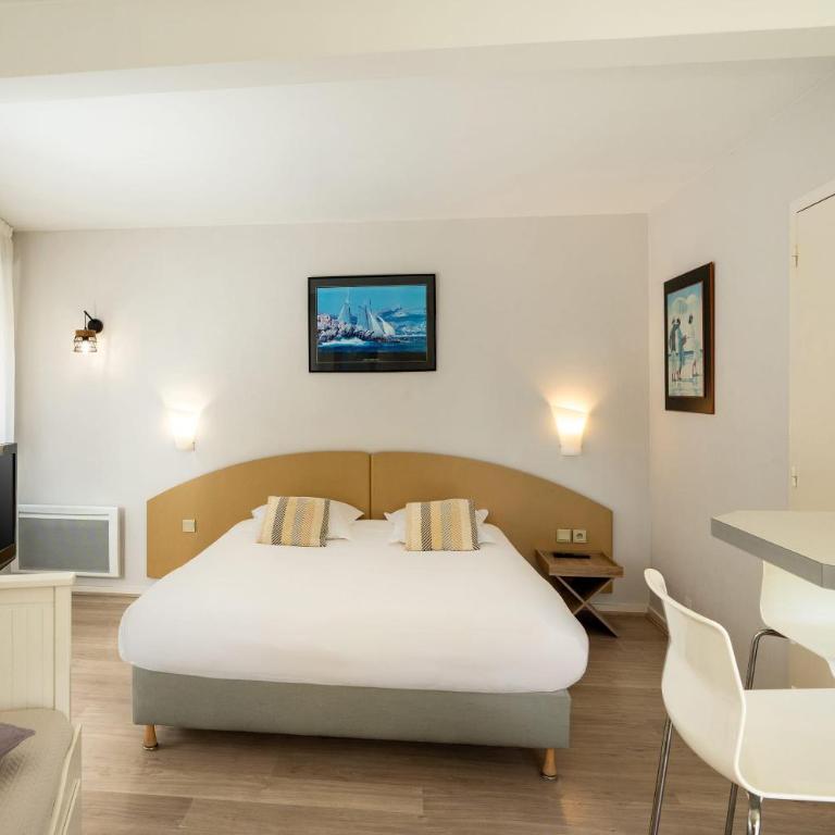 Best Western Hotel Le Crystal Dinard - Appartement Studio avec Lit King-Size, Lit Simple et Balcon - Vue sur Rue/Non-Fumeurs - 8