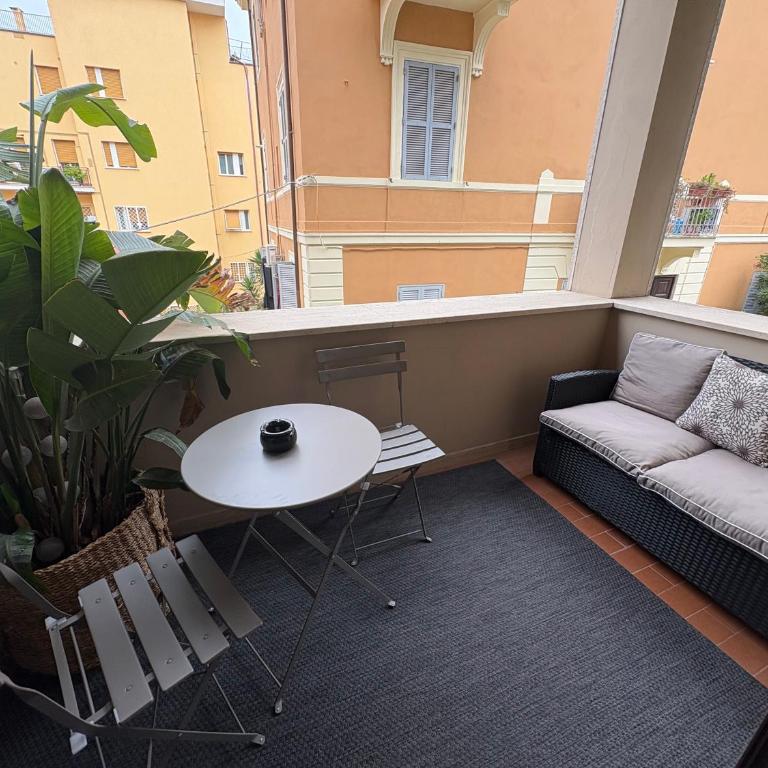 Cozy terrace Vatican apartment - Two-Bedroom Deluxe Apartment with Balcony - 7