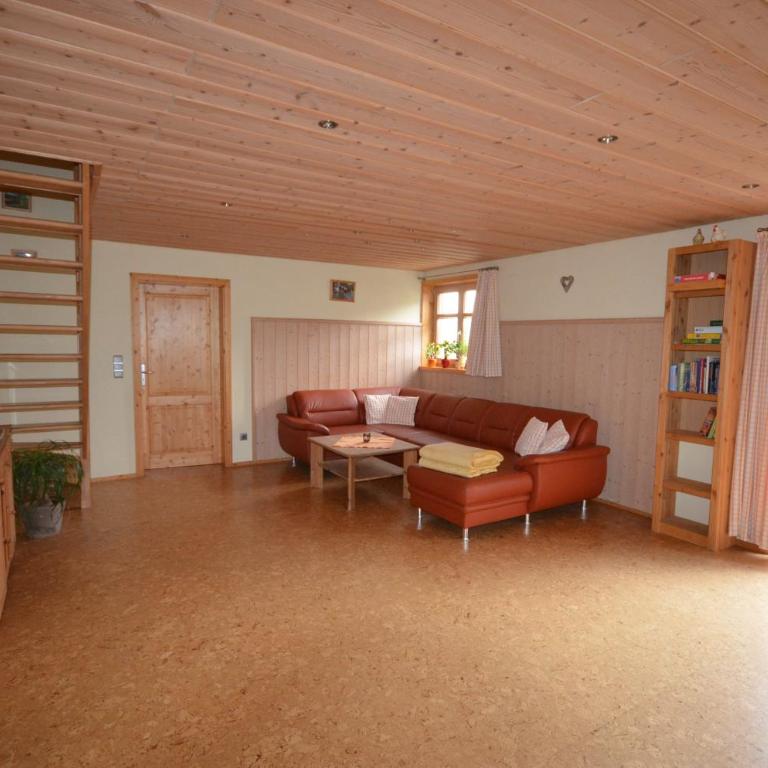 Ferienhof Milz - Apartment mit 3 Schlafzimmern und Balkon - 1
