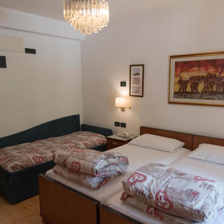 Hotel Laurino - Camera Quadrupla Classic - 6