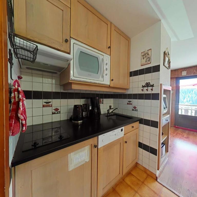 Studio cabine Vue chaine des Aravis - 4 couchages - Grand Bornand Village - GB090-C2 - Appartement 1 Chambre Deluxe - 4