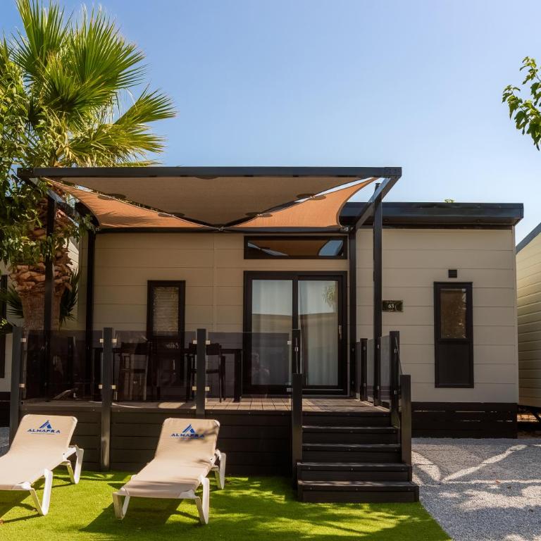 Resort Camping Almafrá - Bungalow Deluxe - 1