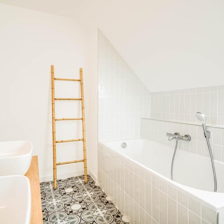 Belle maison moderne proche plages & bourg - Maison 5 Chambres - 44