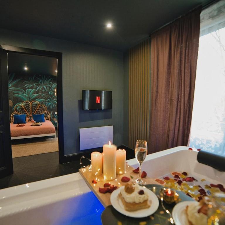 By FLB Property - Suite Charmes & Spa Privatif - One-Bedroom Apartment with Spa Bath - 12