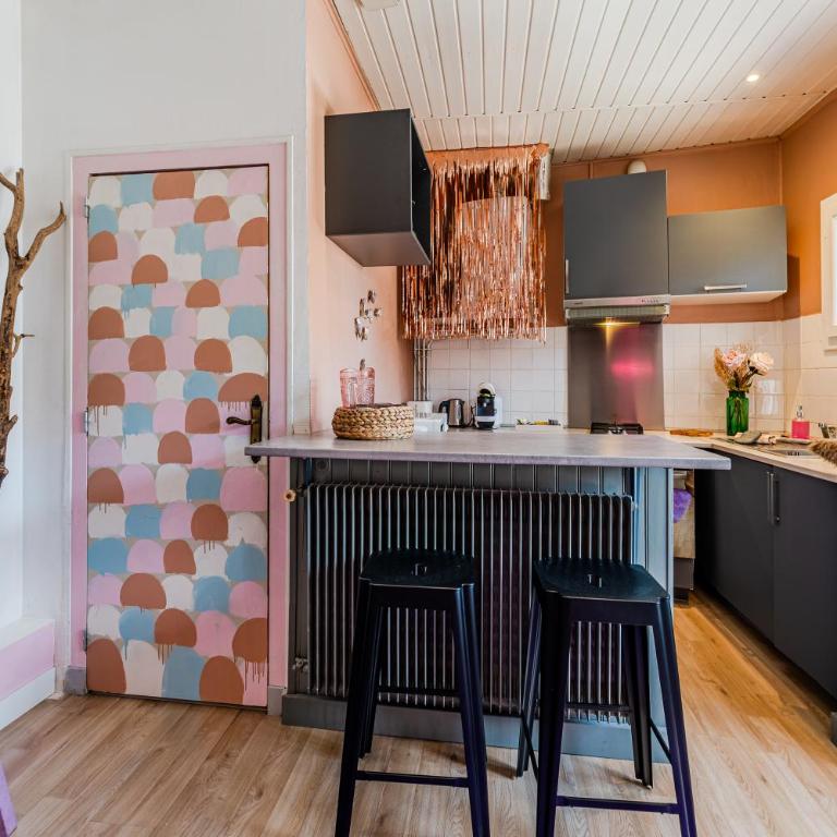 Coquillages et crustacés, vidéoprojecteur baignoire îlot chez Ivona Vacances - Appartement 1 Chambre - 16