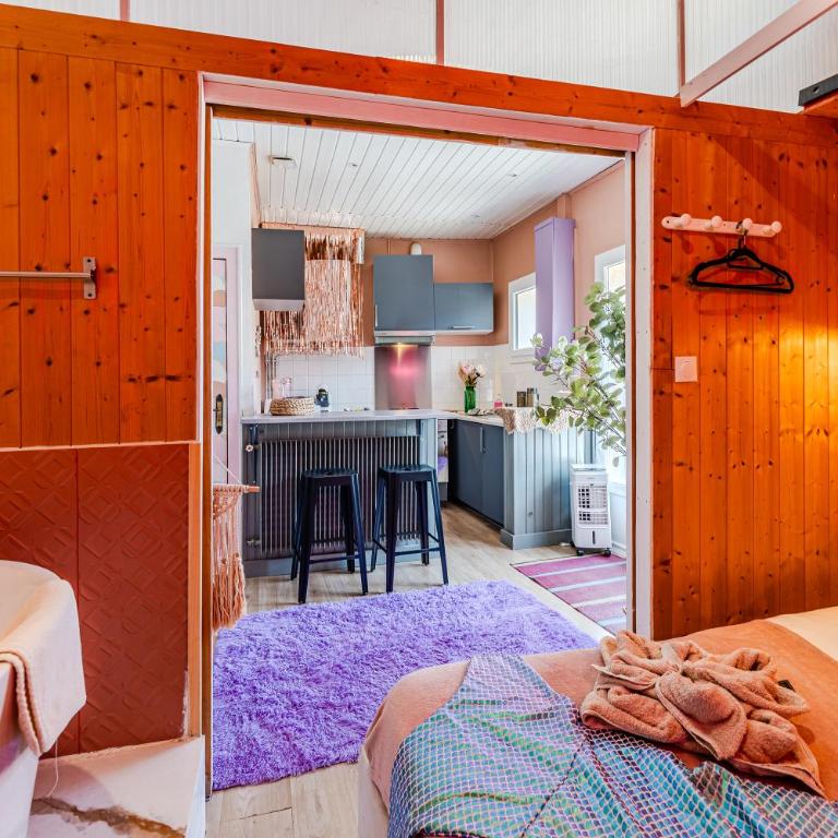 Coquillages et crustacés, vidéoprojecteur baignoire îlot chez Ivona Vacances - Appartement 1 Chambre - 6