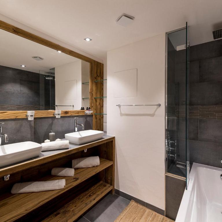 Courchevel 1850 Appart Ski-in/Ski-out 6 pers avec Parking - Three-Bedroom Apartment - 12