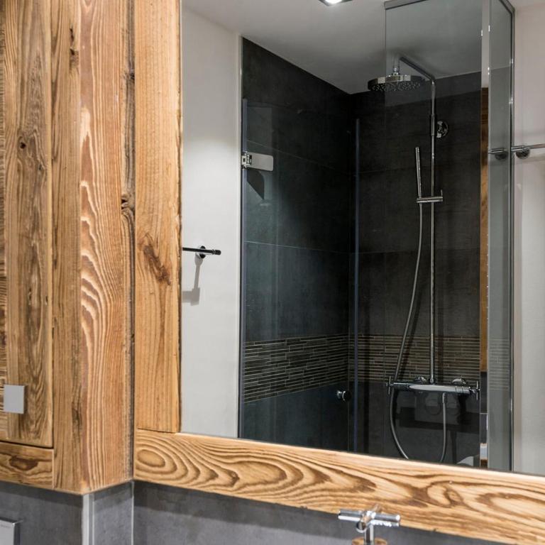 Courchevel 1850 Appart Ski-in/Ski-out 6 pers avec Parking - Three-Bedroom Apartment - 13