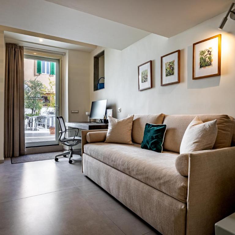 Le Corti by Dimora Collection - 13th-Century Convent Suites with Private Sauna and Gym - Adults Only - Suite Lit King-Size avec Balcon - 36