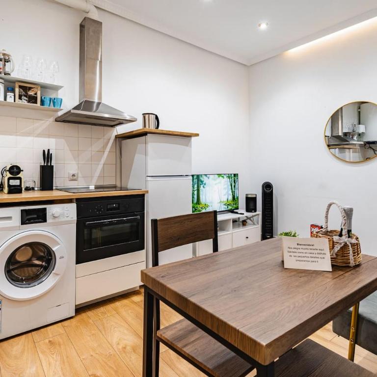 Bright Central Madrid Flat - Appartement - 4