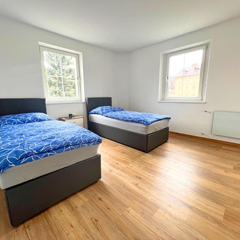 Monteurzimmer- & Apartments Wochenzimmer - Apartment mit 3 Schlafzimmern und Aussicht - 4