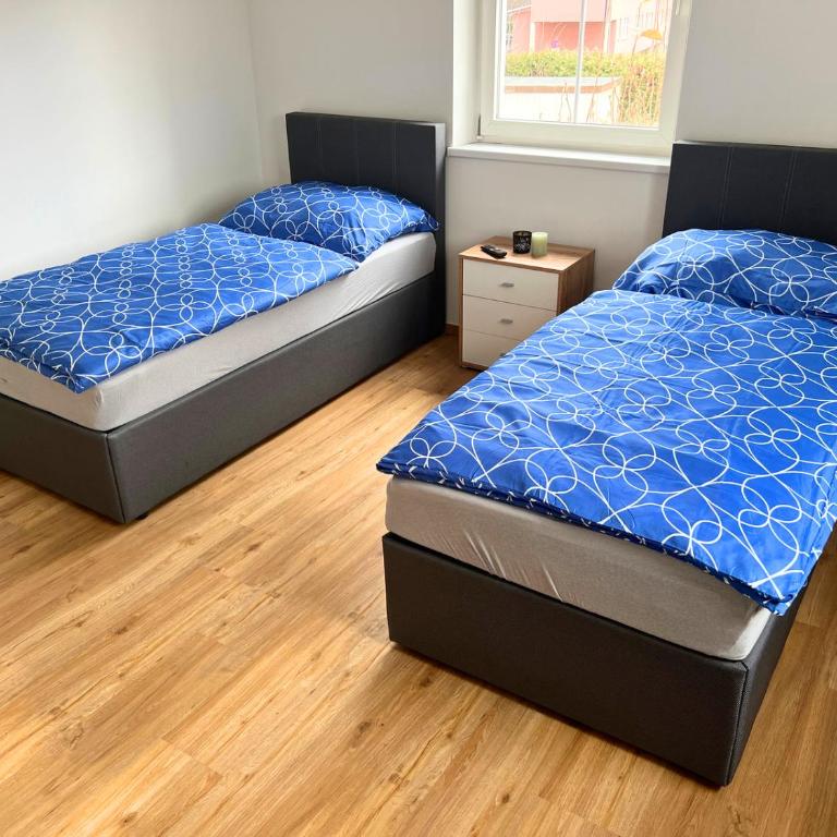 Monteurzimmer- & Apartments Wochenzimmer - Apartment mit 3 Schlafzimmern und Aussicht - 5